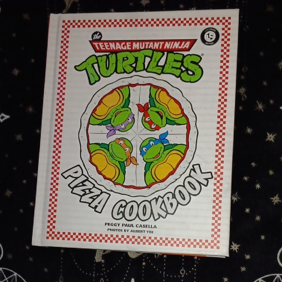 Teenage Mutant Ninja Turtles Other - Teenage Mutant Ninja Turtles Pizza Cookbook - White